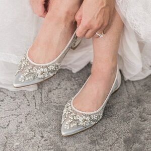 Bella Belle Adora Ivory Floral Beaded Bridal Flats Mesh Wedding Shoes 8.5 39 EUC